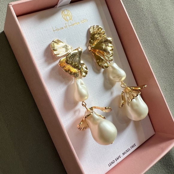 NEW House of Harlow 1960 Gold Dangle Earrings with Pearls and box NIB - Picture 4 of 5
